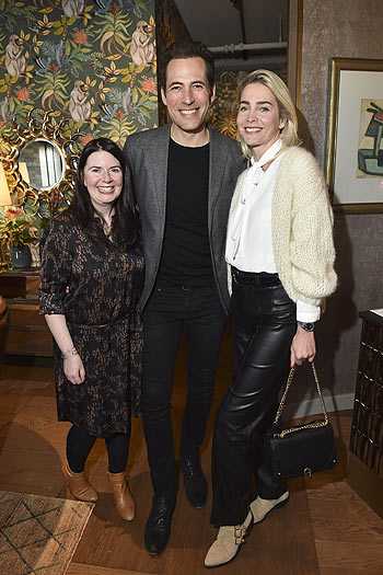 Caroline Kent (Managing Director Women for Women International), Alexander Mazza, Julia Meise Women for Women Charity Event, Ingolstadt Village am 7.03.2022 Foto: BrauerPhotos / G.Nitschke